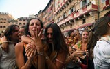 [ẢNH] Vỡ òa cảm xúc tại lễ hội đua ngựa trung cổ lâu đời ở Italy